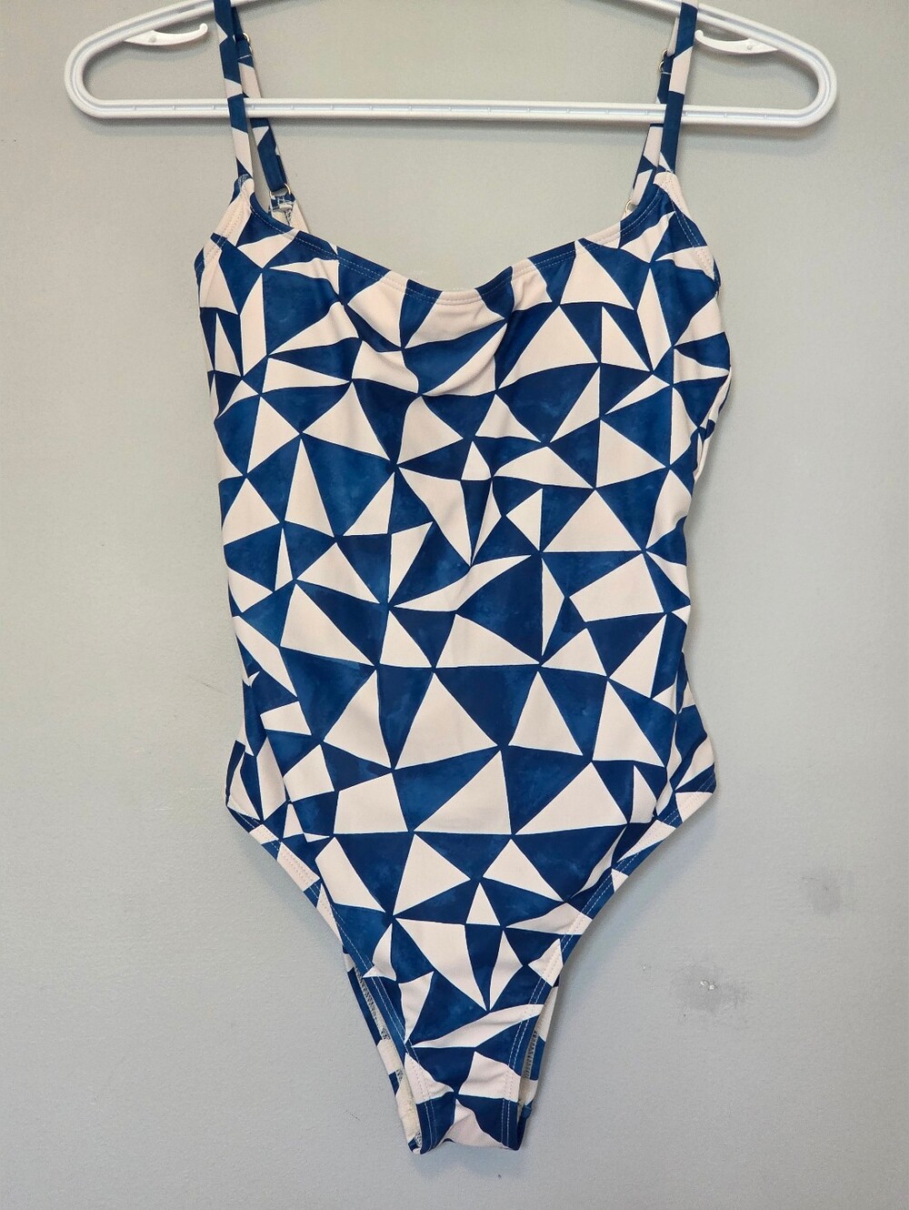 NWT Jessica Simpson Blue+White Geometric One Piece Swimsuit Sz S 🐚Coastal Chic